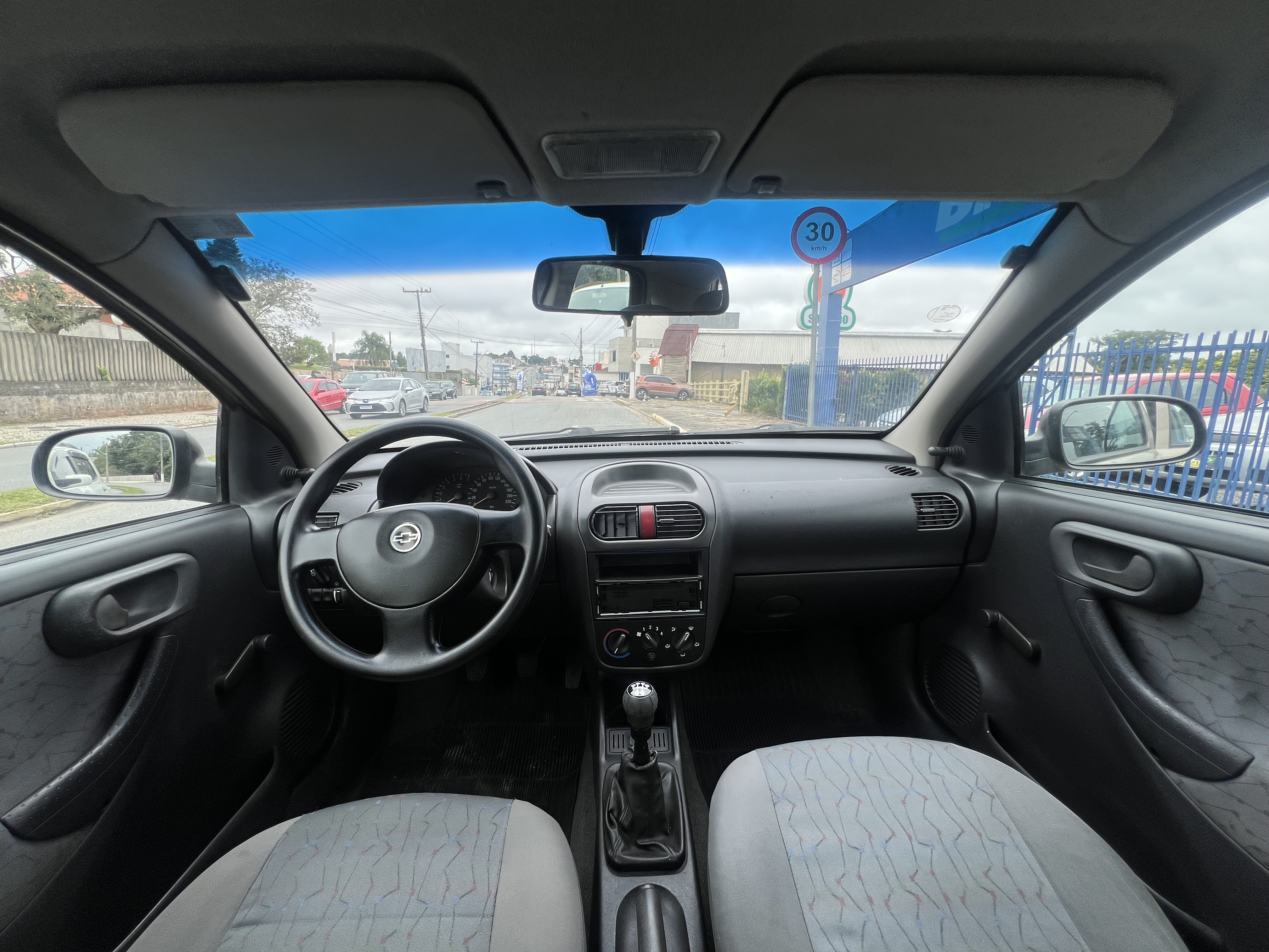 Corsa Hatch 1.0