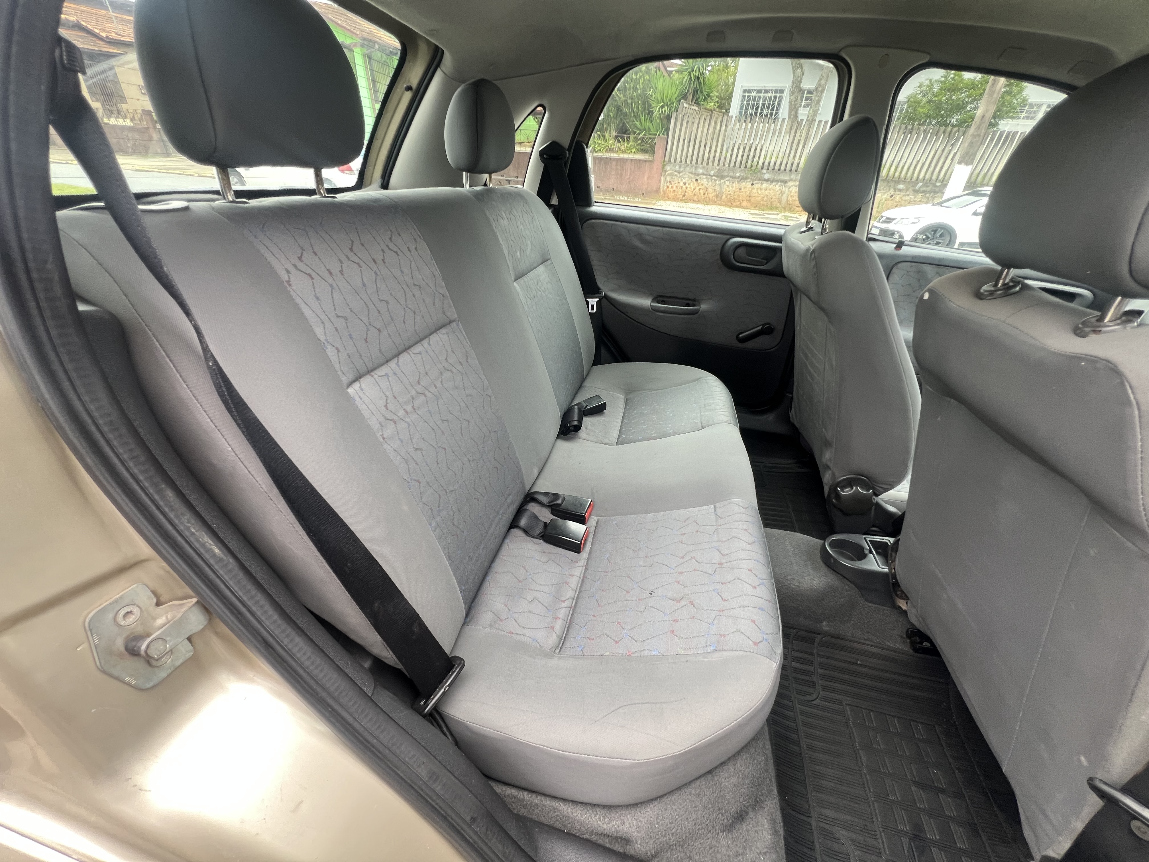 Corsa Hatch 1.0